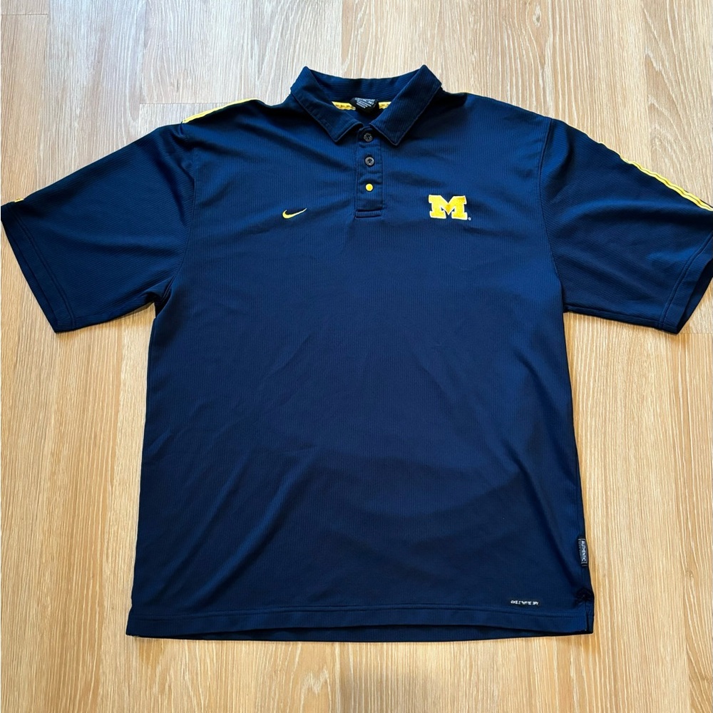 Men’s Nike Michigan Wolverines Polo Size XL